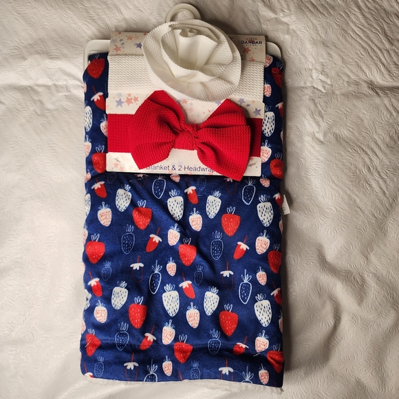 Baby Blanket 30" x 40" and 2 Headwraps Blue Red Strawberries 3-pc Gift Set NWT - Picture 8 of 8
